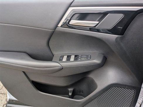 Used 2024 Mitsubishi Outlander SE image 14