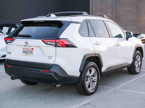 Certified 2025 Toyota RAV4 XLE AWD/4WD image 4