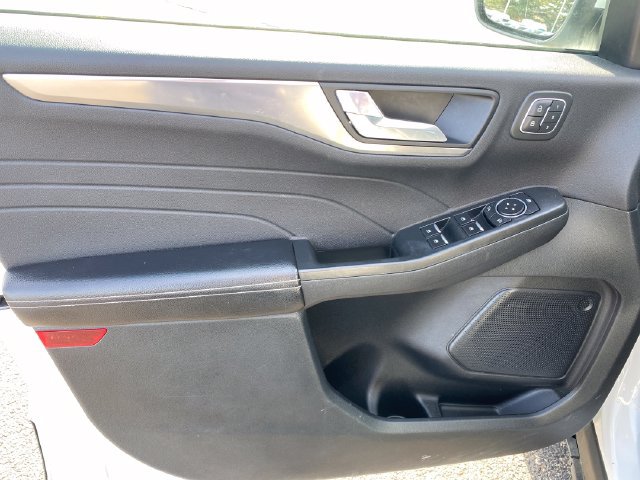 Used 2022 Ford Escape Titanium AWD/4WD image 17