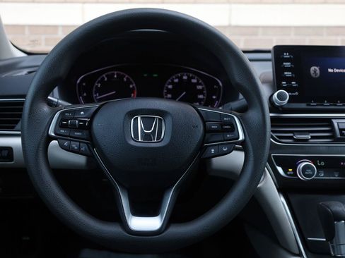 Used 2018 Honda Accord LX image 30