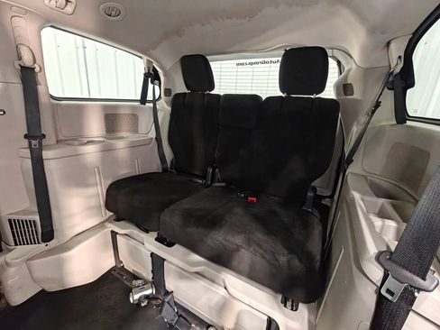 Used 2012 Dodge Grand Caravan SXT FWD image 27