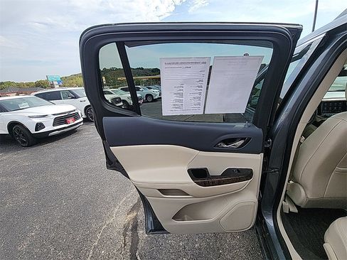 Used 2020 GMC Acadia Denali w/ Denali Ultimate Package image 27