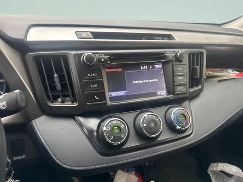 Used 2018 Toyota RAV4 LE w/ All Weather Liner Package FWD image 17