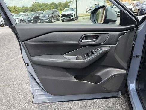 Used 2026 Nissan Rogue SV w/ SV Premium Package AWD/4WD image 13