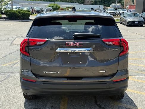 Used 2019 GMC Terrain SLE w/ Driver Convenience Package AWD/4WD image 5