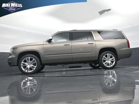 Used 2019 Chevrolet Suburban Premier RWD image 20