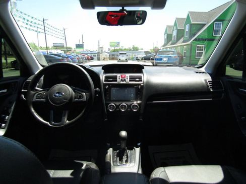 Used 2018 Subaru Forester 2.5i Touring AWD/4WD image 15