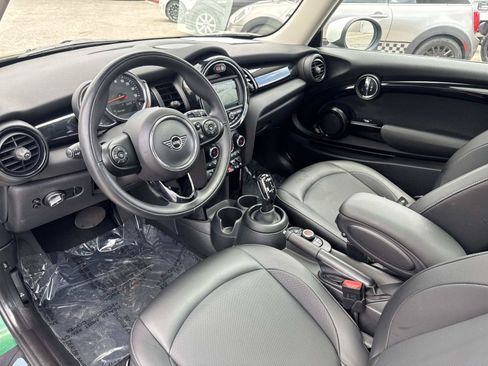Used 2021 MINI Cooper 2-Door Hardtop FWD image 8