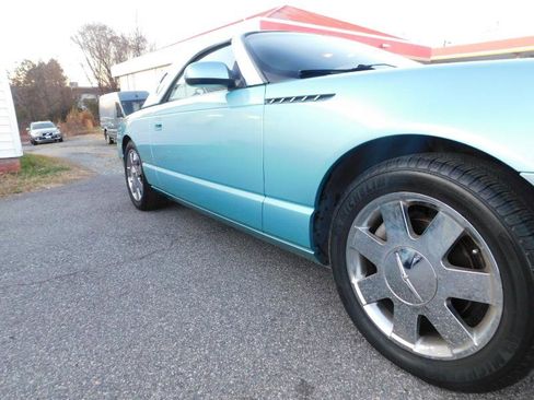Used 2002 Ford Thunderbird Deluxe image 22
