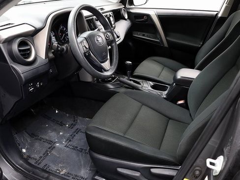 Used 2017 Toyota RAV4 LE image 10