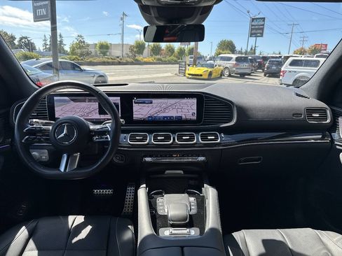 Used 2024 Mercedes-Benz GLS 580 4MATIC w/ Warmth & Comfort Package image 23