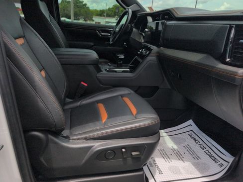 Used 2023 GMC Sierra 1500 AT4 w/ AT4 Premium Package AWD/4WD image 12