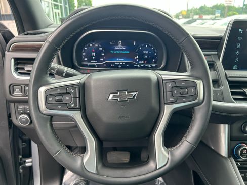 Used 2023 Chevrolet Tahoe Z71 w/ Luxury Package AWD/4WD image 19
