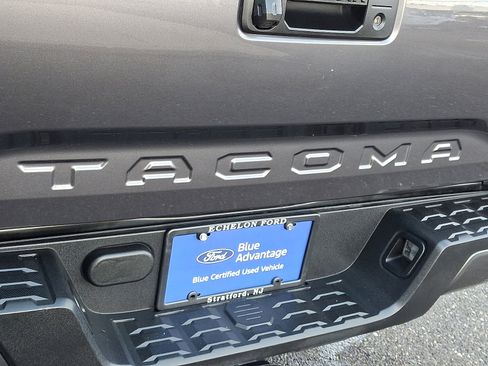 Used 2019 Toyota Tacoma SR image 30