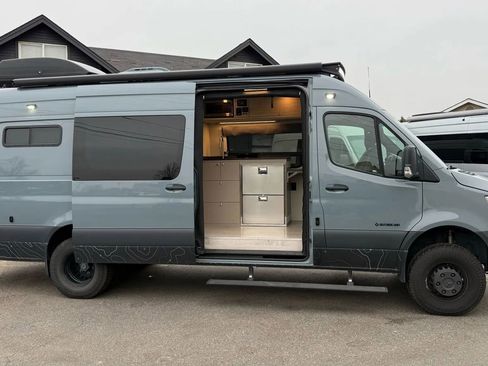 Used 2019 Mercedes-Benz Sprinter 4x4 170 image 1