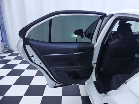 Used 2021 Toyota Camry SE FWD image 24