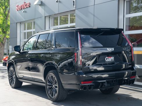 Used 2023 Cadillac Escalade V w/ LPO, ONYX Package AWD/4WD image 5