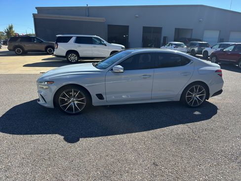 Used 2022 Genesis G70 2.0T w/ Prestige Package image 9