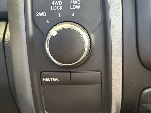 Used 2013 RAM 2500 Tradesman w/ Chrome Appearance Group image 29