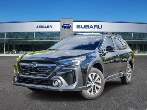Used 2025 Subaru Outback Premium AWD/4WD image 1