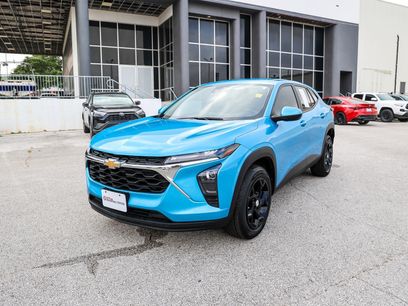 Used 2025 Chevrolet Trax LS w/ LS Convenience Package