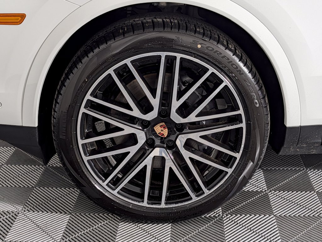 Certified 2026 Porsche Cayenne Coupe AWD/4WD image 11