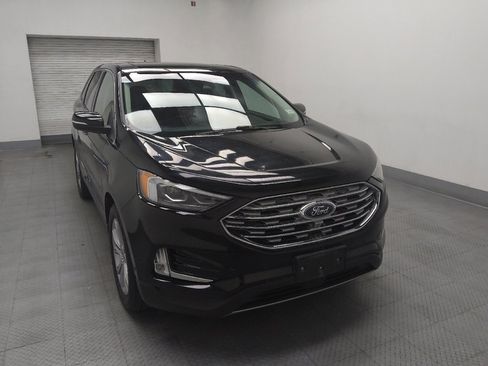 Used 2019 Ford Edge Titanium w/ Equipment Group 301A FWD image 14