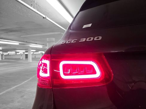 Used 2022 Mercedes-Benz GLC 300 4MATIC image 9