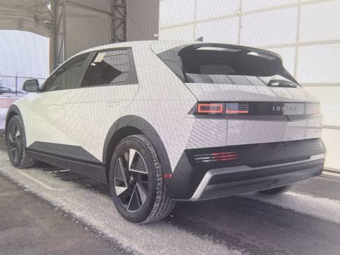 Used 2026 Hyundai Ioniq 5 SEL image 3