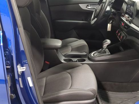 Used 2023 Kia Forte LXS image 32