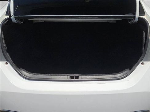 Used 2019 Toyota Corolla LE FWD image 6