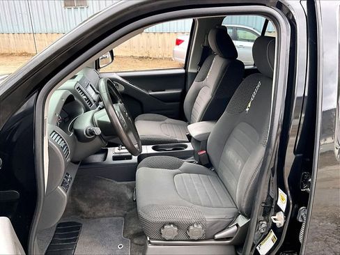 Used 2018 Nissan Frontier PRO-4X image 10