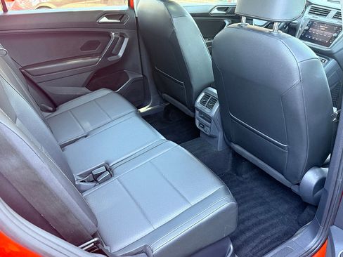 Used 2018 Volkswagen Tiguan SE AWD/4WD image 31