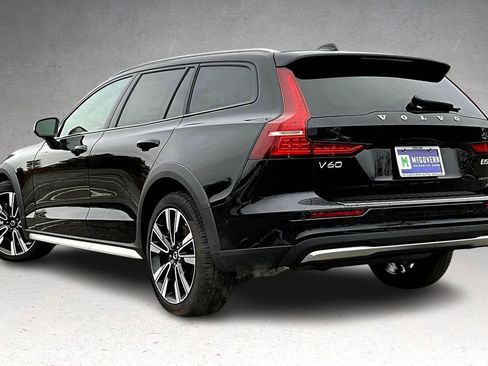 New 2026 Volvo V60 B5 Cross Country Ultra w/ Protection Package Premier image 3