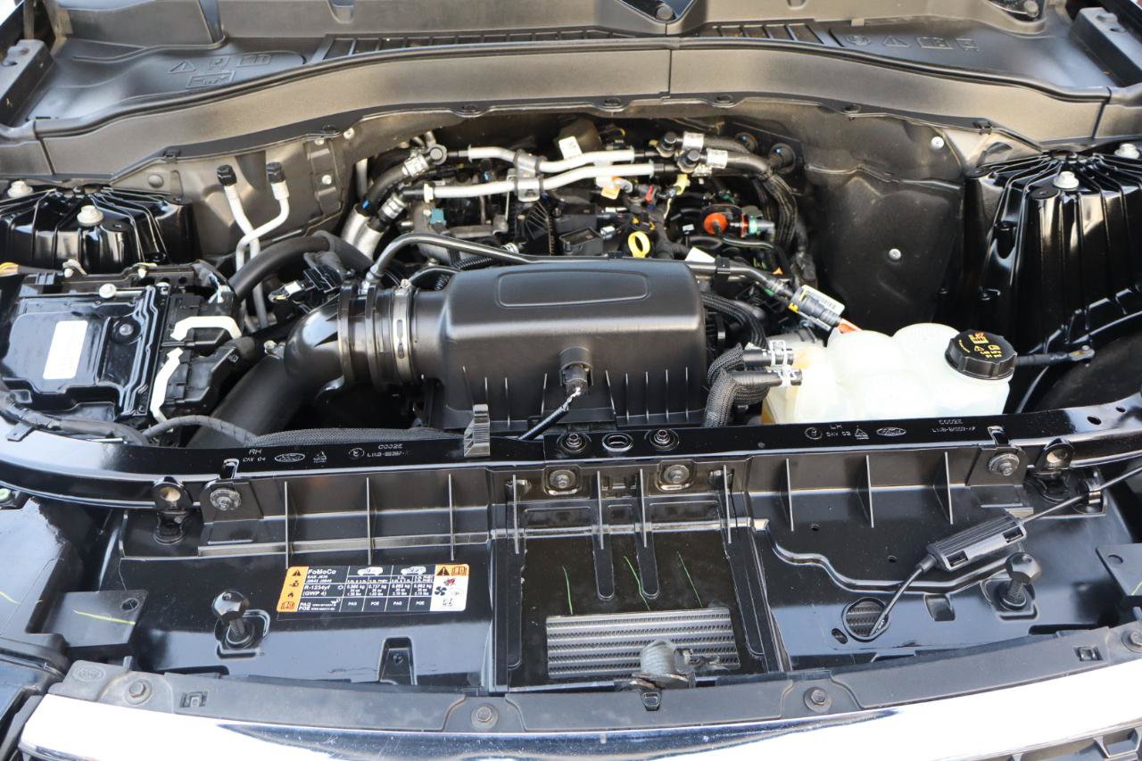 Used 2021 Ford Explorer XLT AWD/4WD image 27