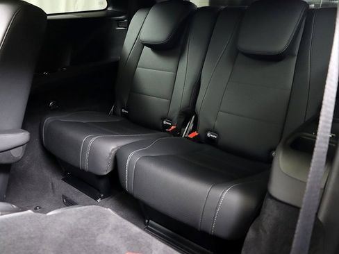 Certified 2025 Mercedes-Benz GLS 450 4MATIC image 13