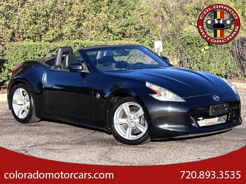 Used 2011 Nissan 370Z Touring w/ Sport Pkg RWD image 1