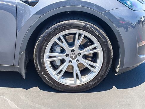 Used 2023 Tesla Model Y Long Range AWD/4WD image 9
