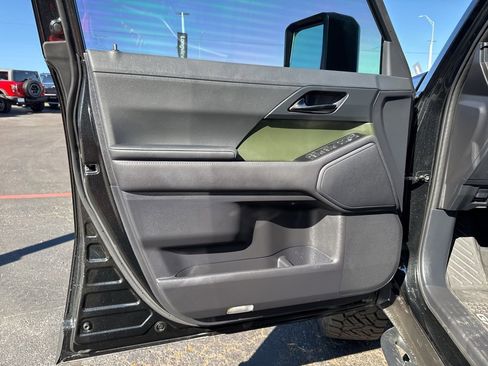 Used 2025 Lexus GX 550 image 12