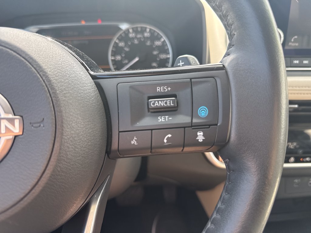 Used 2023 Nissan Rogue SL AWD/4WD image 16