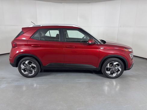 Used 2025 Hyundai Venue SEL FWD image 9