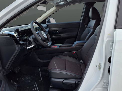 New 2026 Nissan Kicks SR w/ Cold Weather Package AWD/4WD image 42