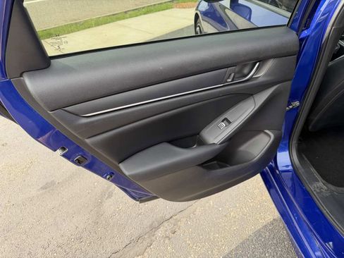 Used 2018 Honda Accord Sport image 15