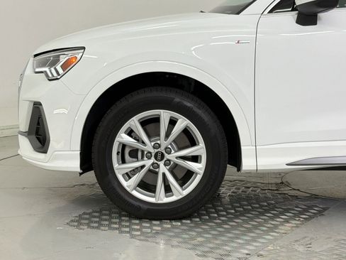 Certified 2025 Audi Q3 2.0T Premium image 12