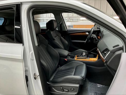 Used 2023 Audi Q5 2.0T Premium Plus w/ Premium Plus Package image 9