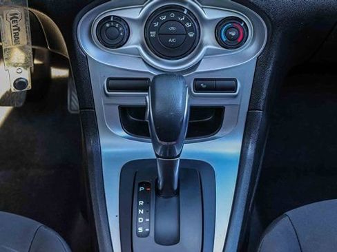 Used 2016 Ford Fiesta SE image 12