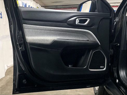 Used 2022 Jeep Compass Latitude w/ Sun and Sound Group image 9