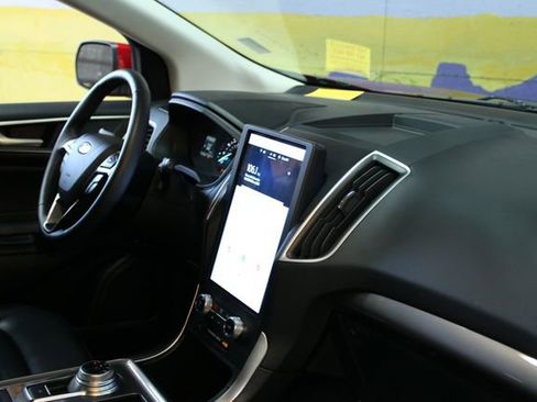 Used 2024 Ford Edge SEL w/ Convenience Package image 10