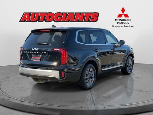 Used 2024 Kia Telluride LX image 2