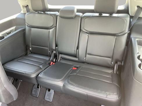 New 2026 Ford Expedition Platinum w/ Driver's Package AWD/4WD image 17